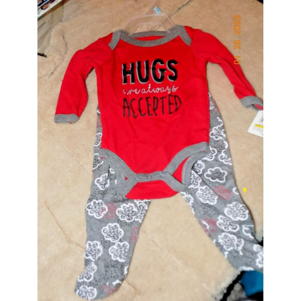 New Swiggles baby outfit 3/6 month "Hugs Always Welcome"